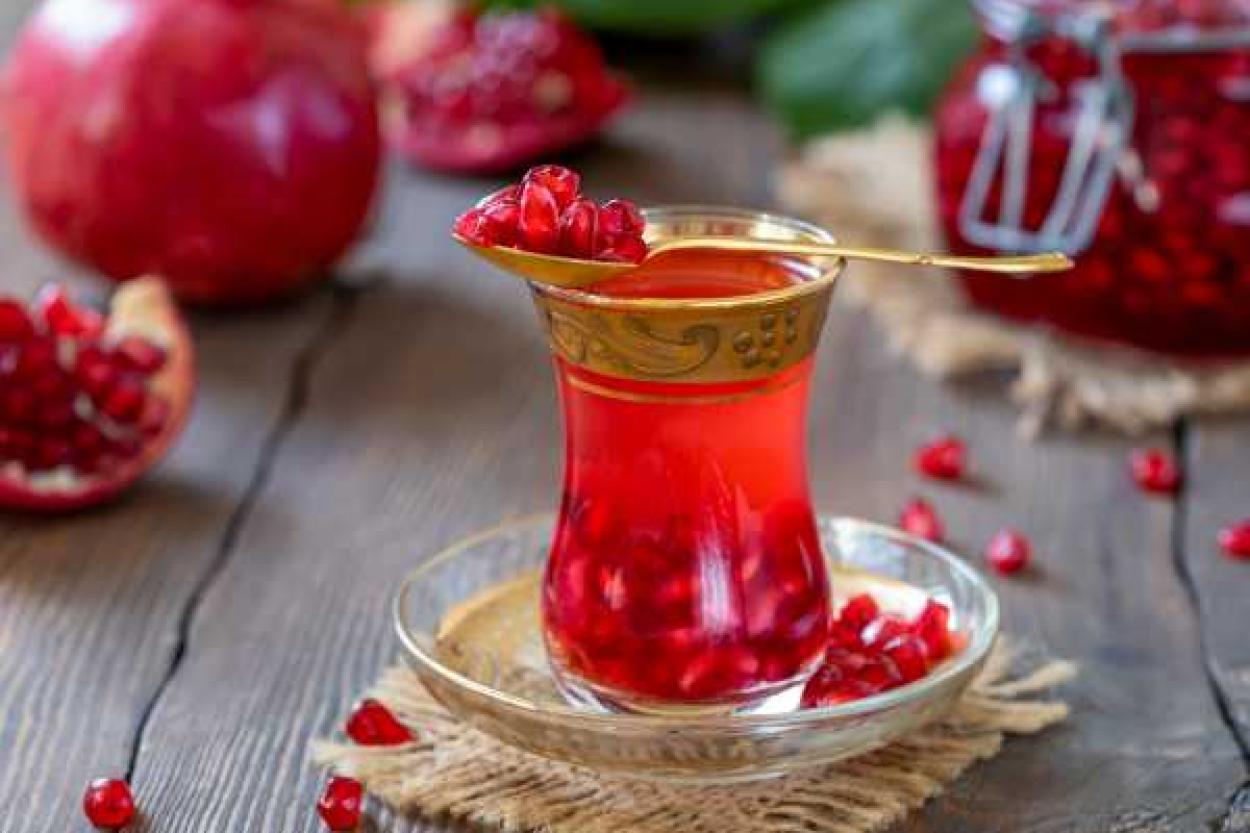 Чем полезен гранатовый чай и кому стоит пить его с осторожностью