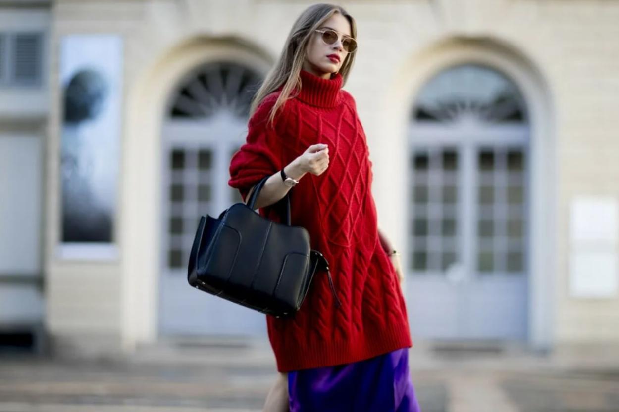 Мягкое, уютное и модное: как носить платье-свитер, чтобы оно выглядело современно