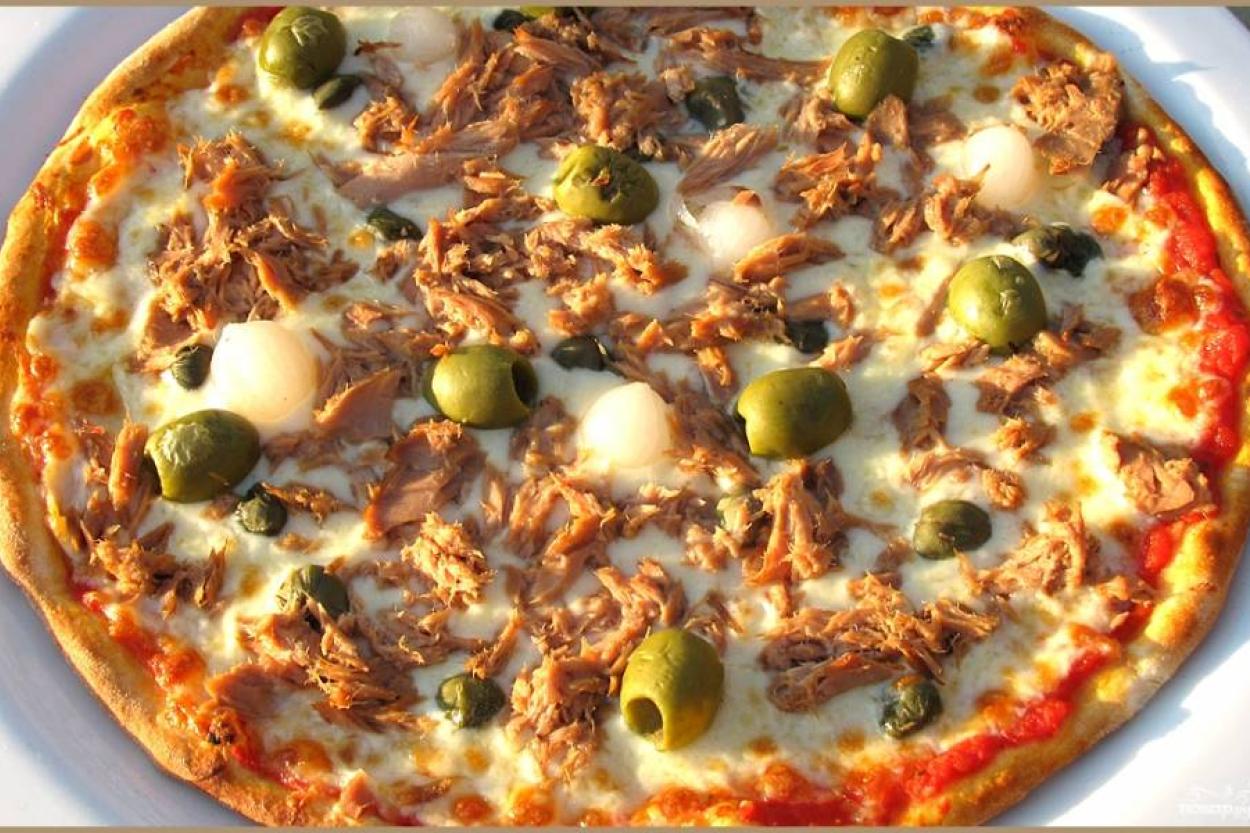 Пицца с тунцом за 30 минут: рецепт на скорую руку