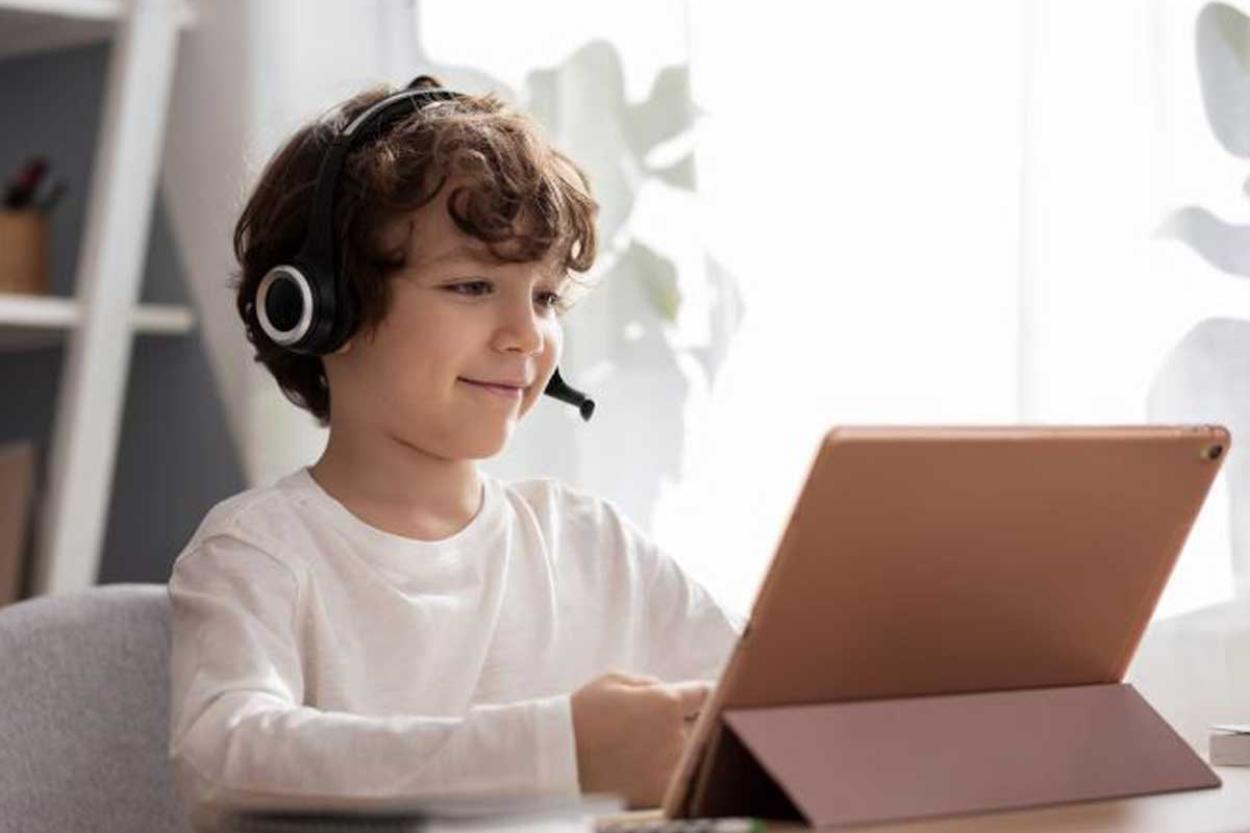 Техника безопасности: как научить ребёнка говорить «нет» незнакомцам в интернете