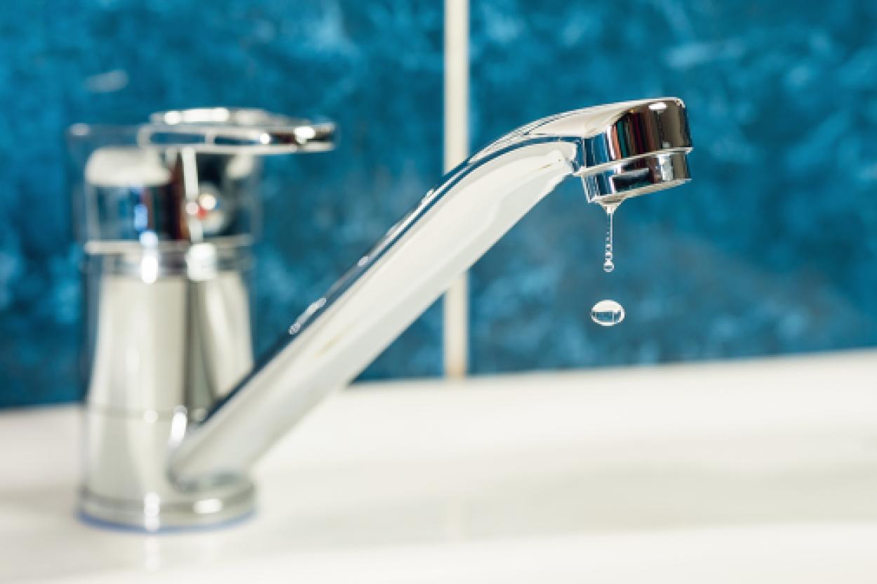 Временное решение для «капающего» крана: простой способ без ремонта