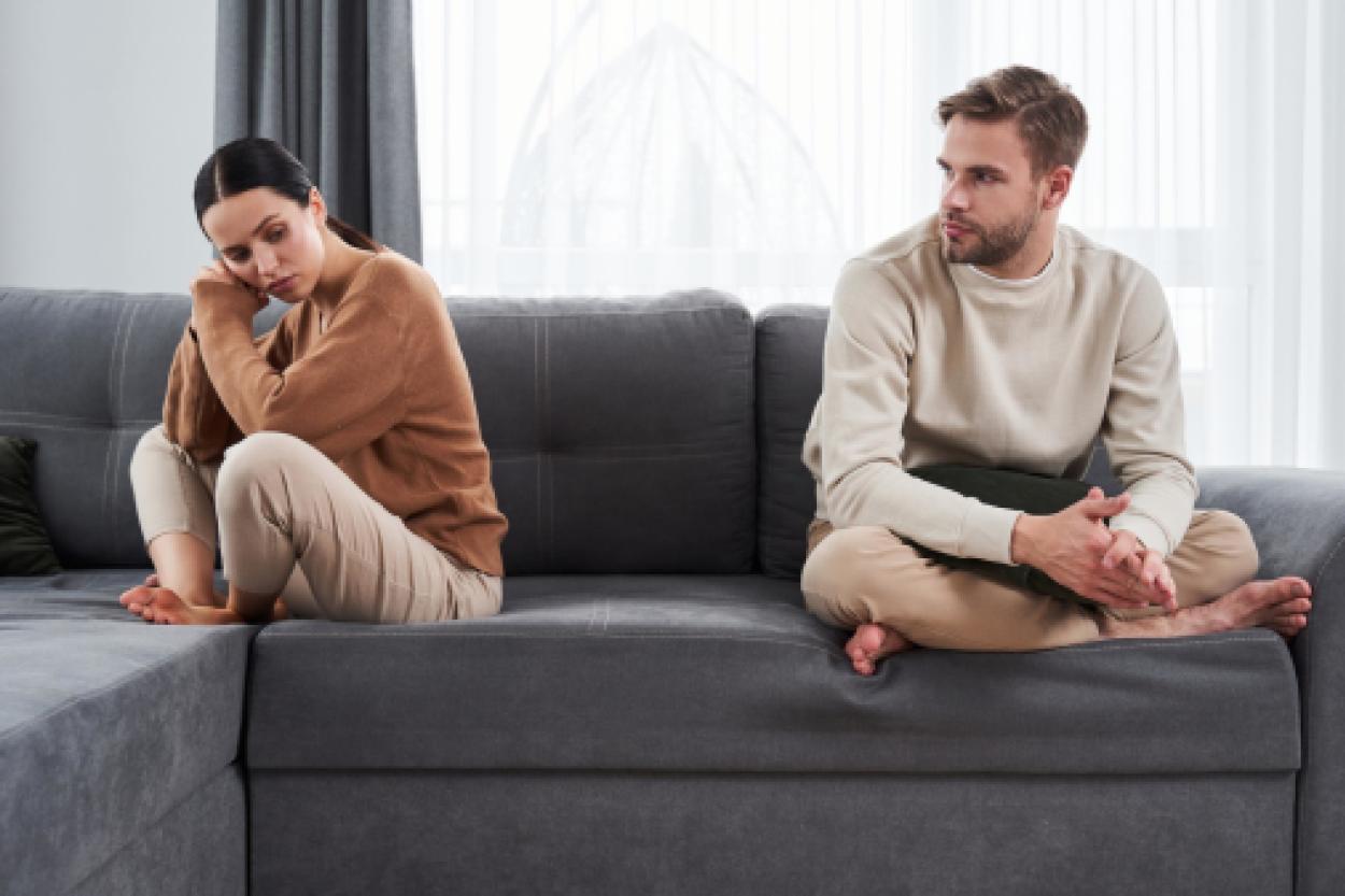 Почему женщины остаются в токсичных отношениях: 5 причин