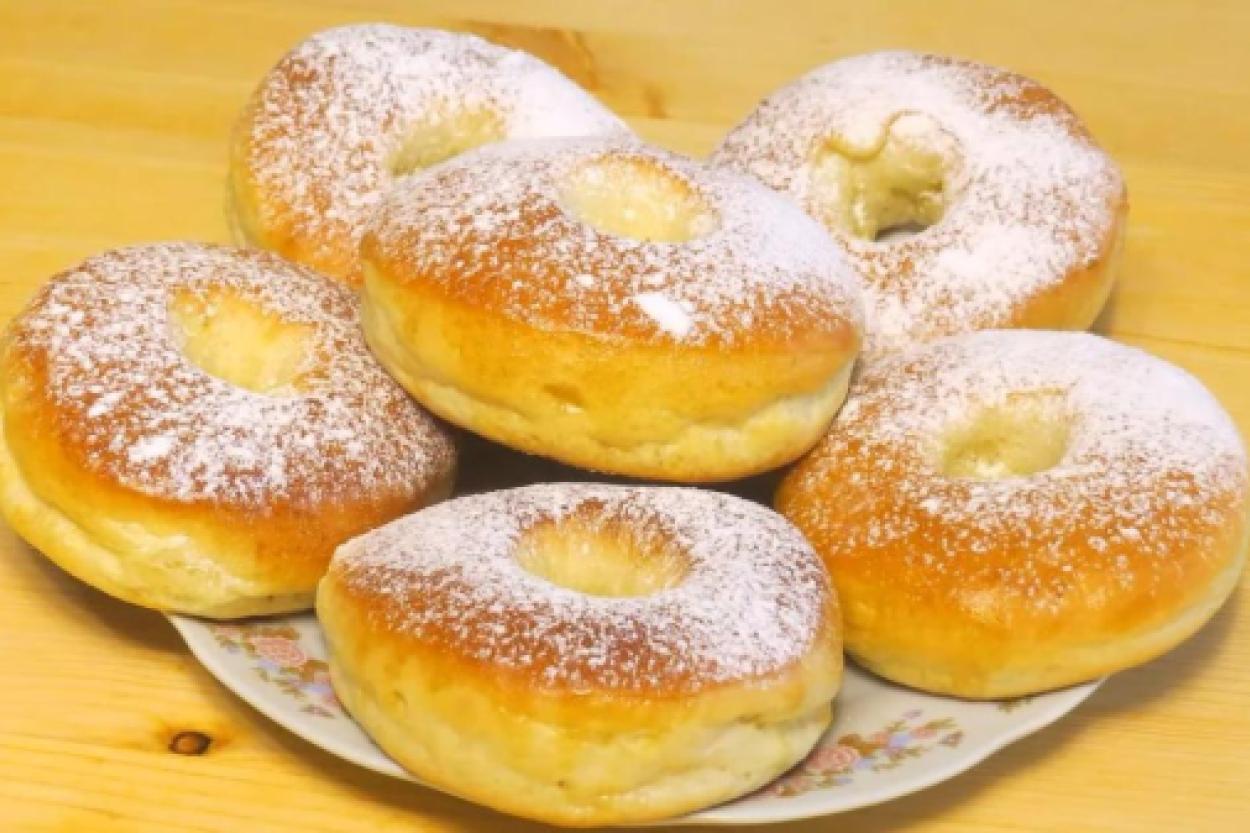 Пончики с джемом: вкусное лакомство на праздник