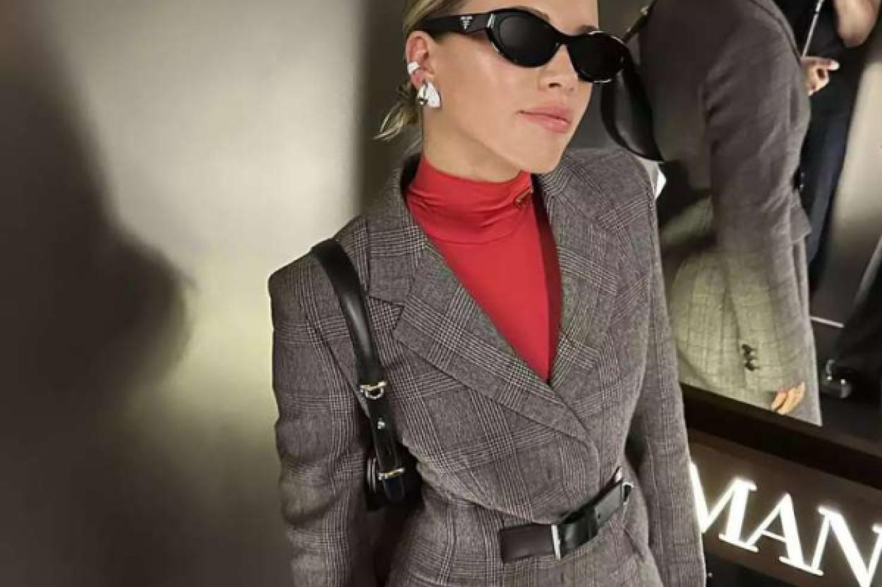 Как стильно носить водолазку: секреты французского шика