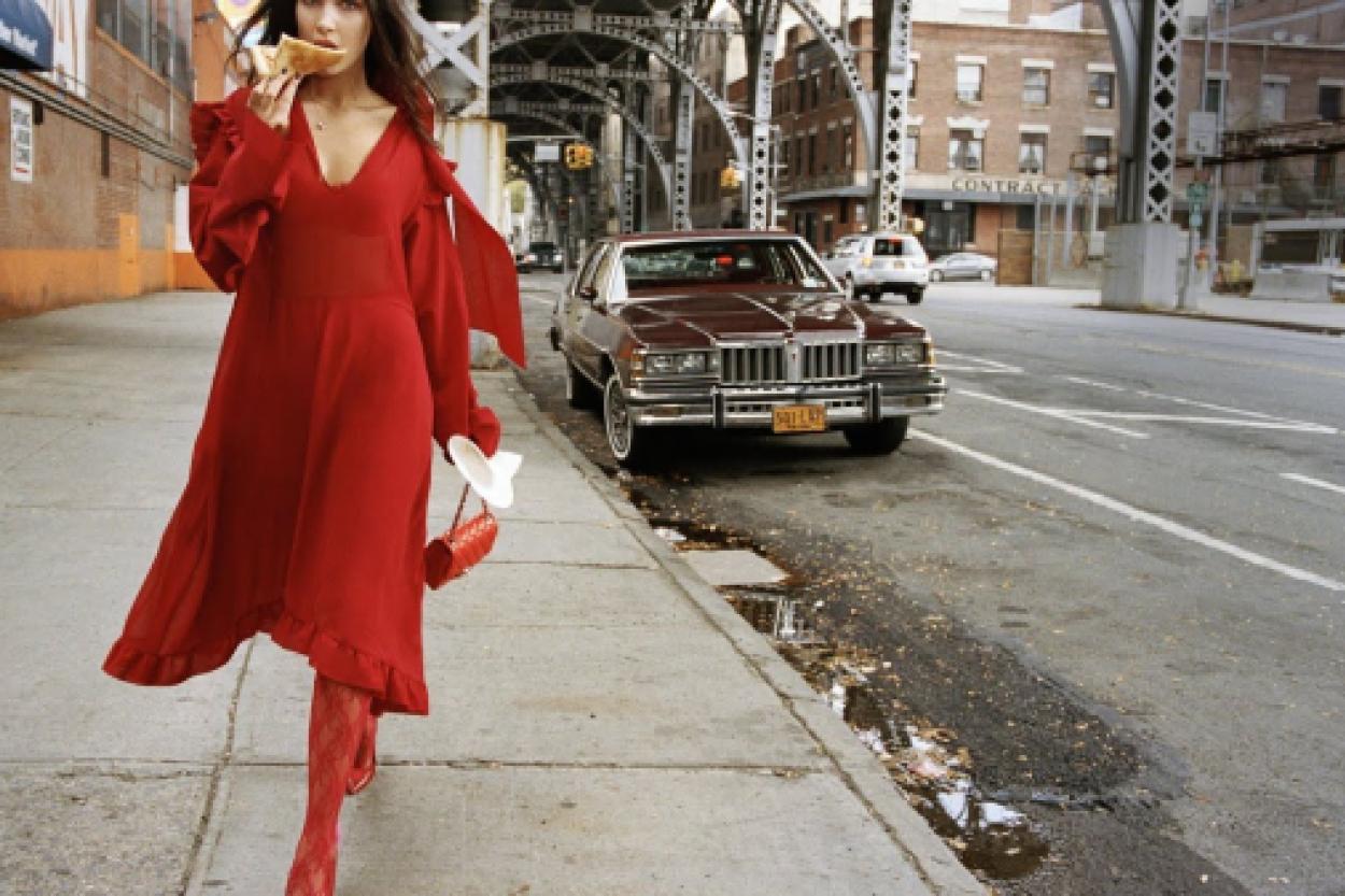 Как цвет влияет на восприятие сексуальной привлекательности женщин