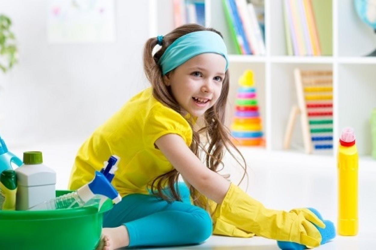 Как приучить детей к домашним обязанностям: советы психолога