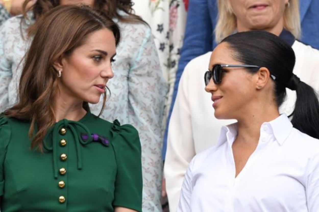 Кейт Миддлтон посмеивается над Меган Маркл: новая вражда на рождественском фронте