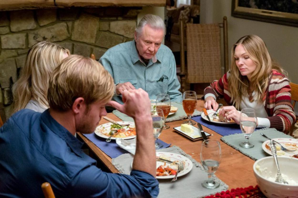 Токсичные семейные связи: с кем лучше не общаться после 50