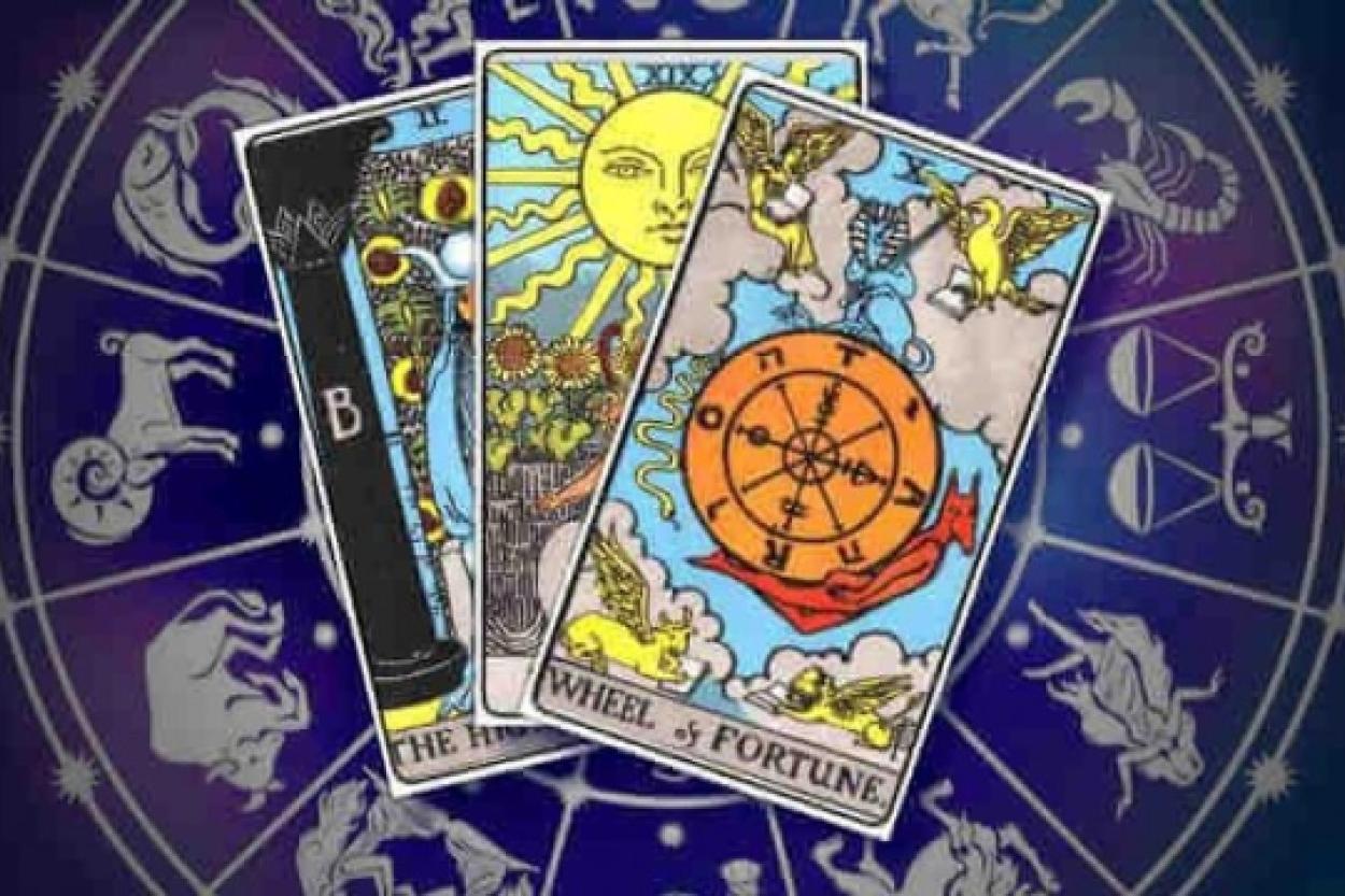 Таро и Знаки Зодиака: Найдите свою магическую карту!