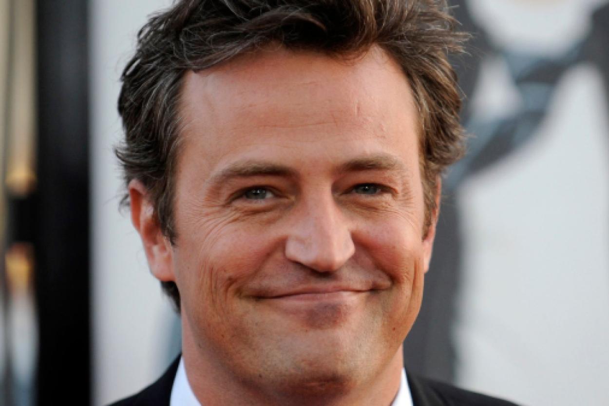 Шокирующие новости: что произошло с Мэттью Перри?