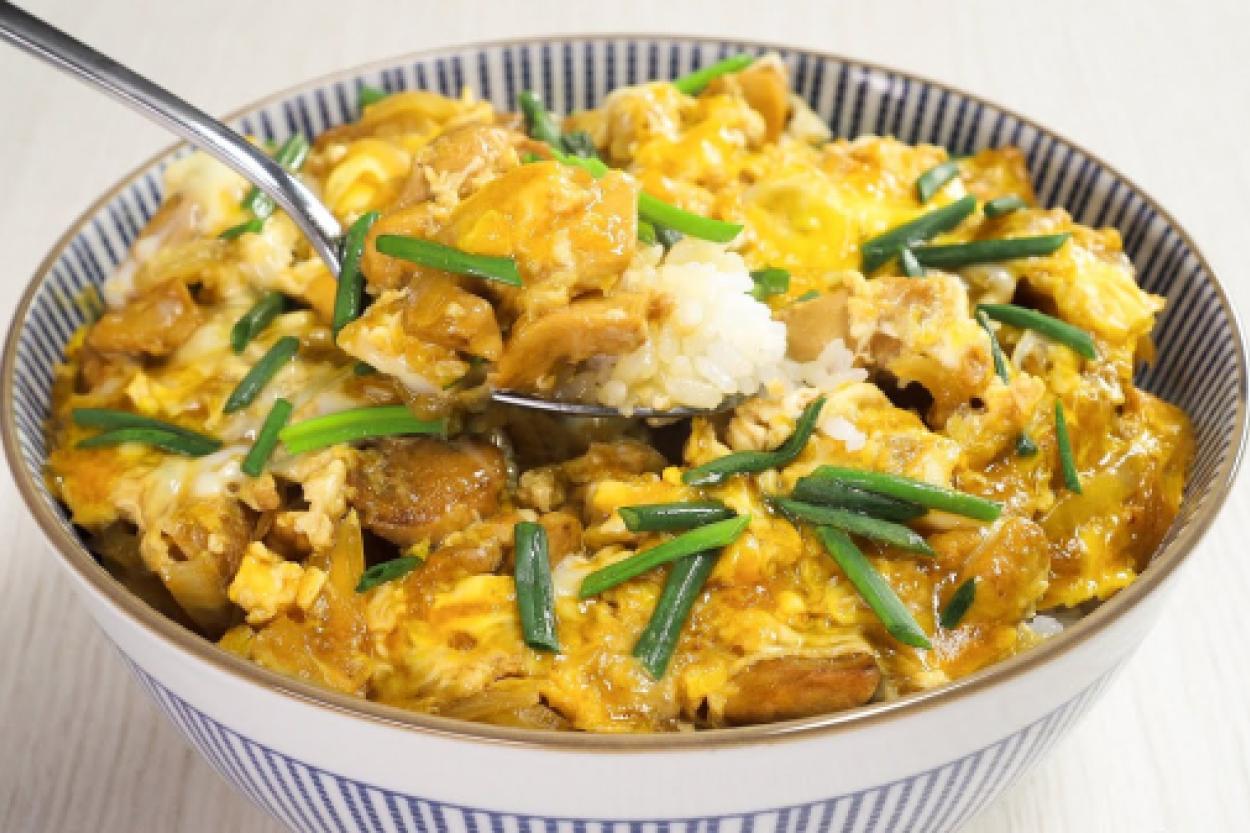 Оякодон: уютное японское блюдо, которое легко приготовить дома