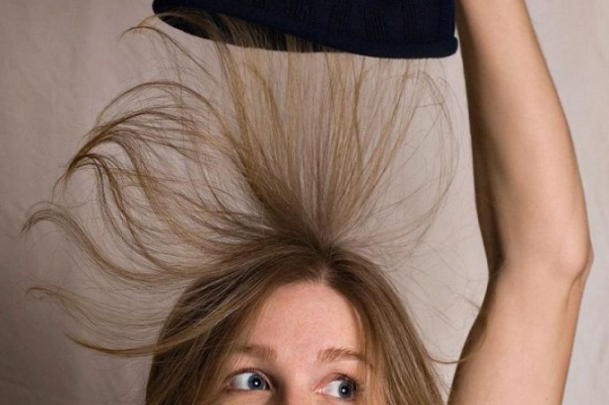 Секреты зимнего стиля: как носить шапку и не испортить прическу