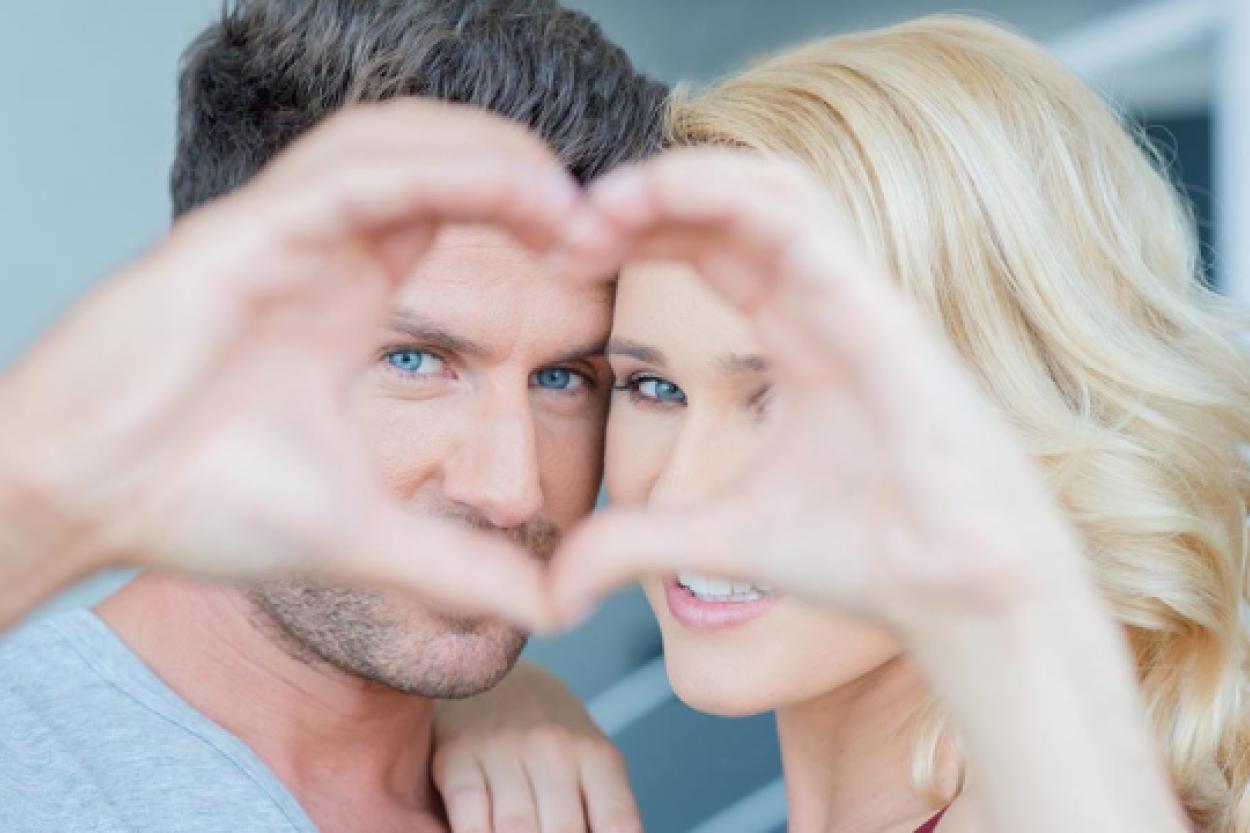 «Бабочки в животе» при влюбленности: что это такое?