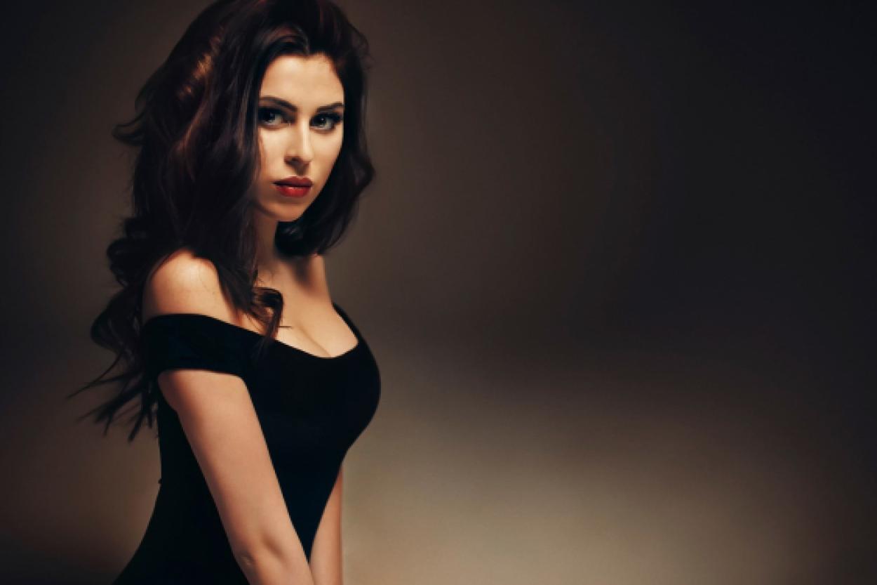 Черный цвет в гардеробе: что он рассказывает о вашей личности