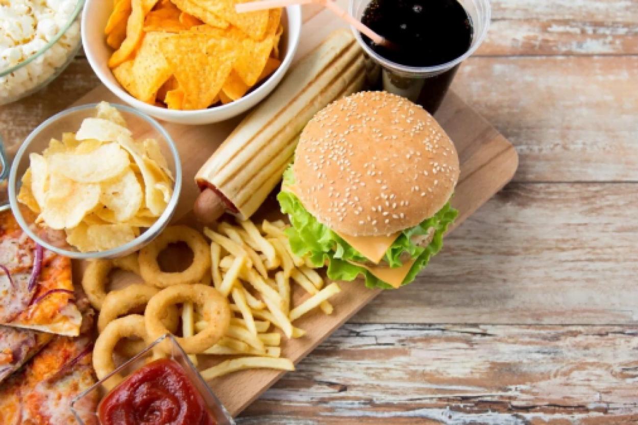 14 продуктов, способных негативно повлиять на здоровье ваших сосудов