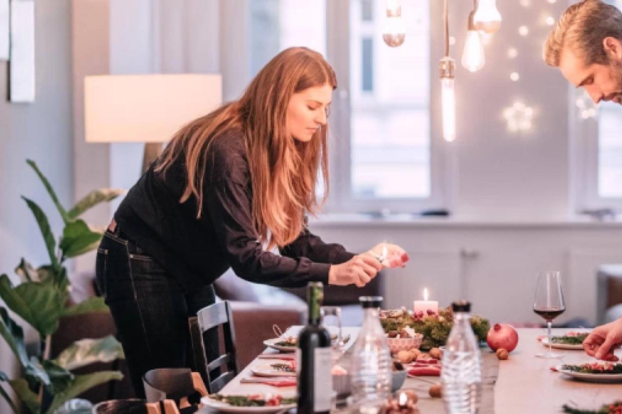 Как принять гостей дома без лишних хлопот: советы от специалиста по этикету