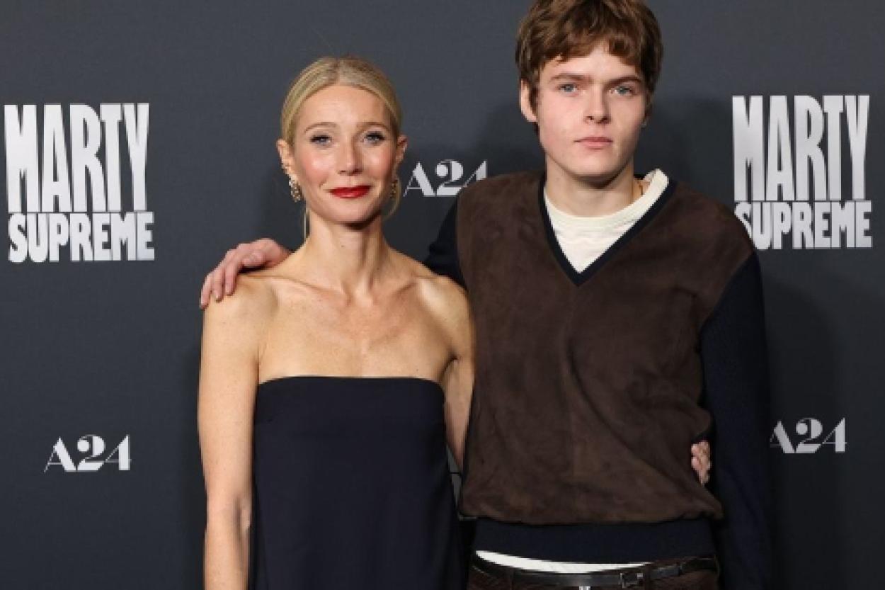 Мозес, сын Гвинет Пэлтроу, впервые вышел на красную дорожку с мамой