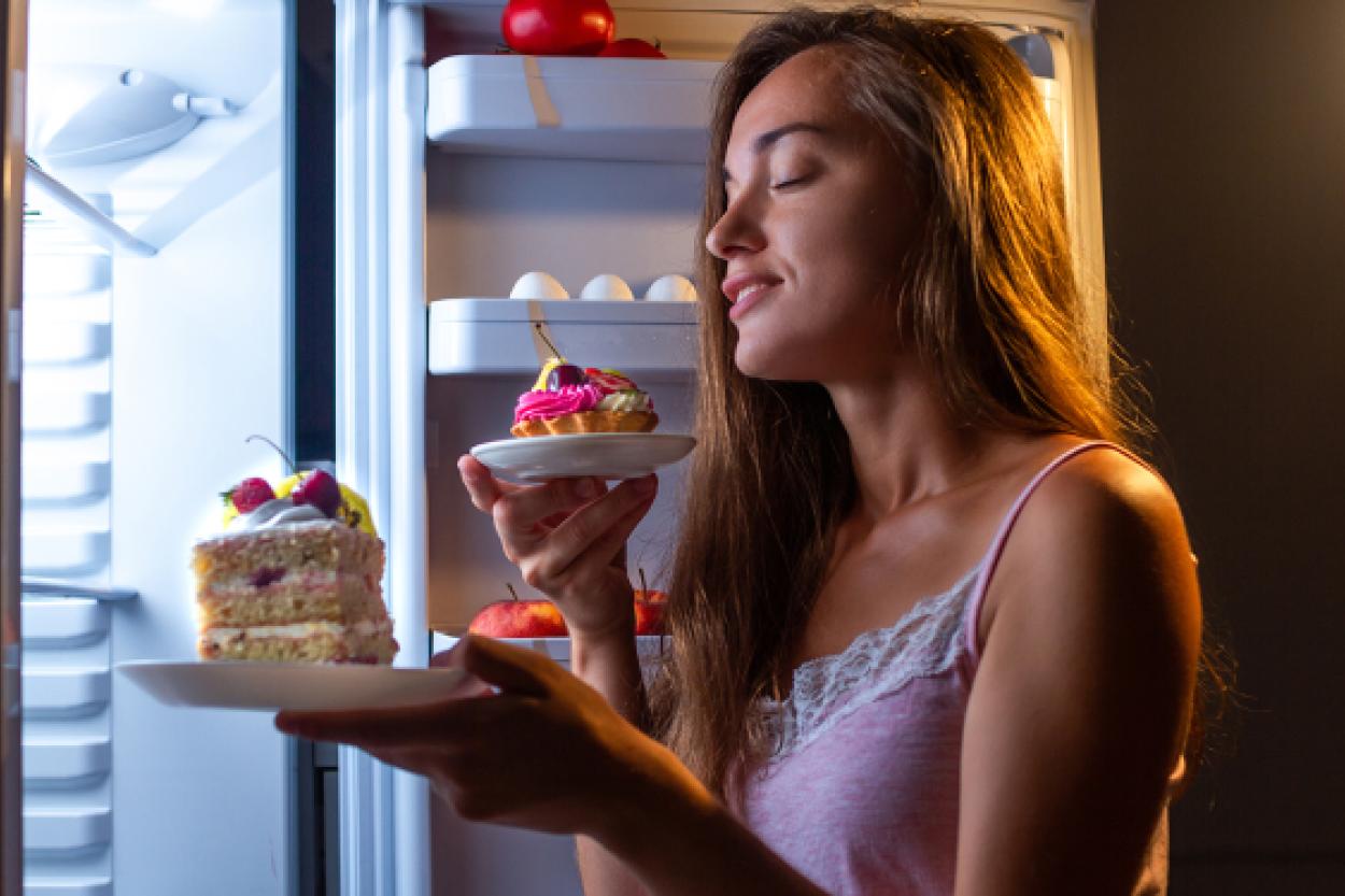 Вечерний десерт: влияние сахара на качество сна