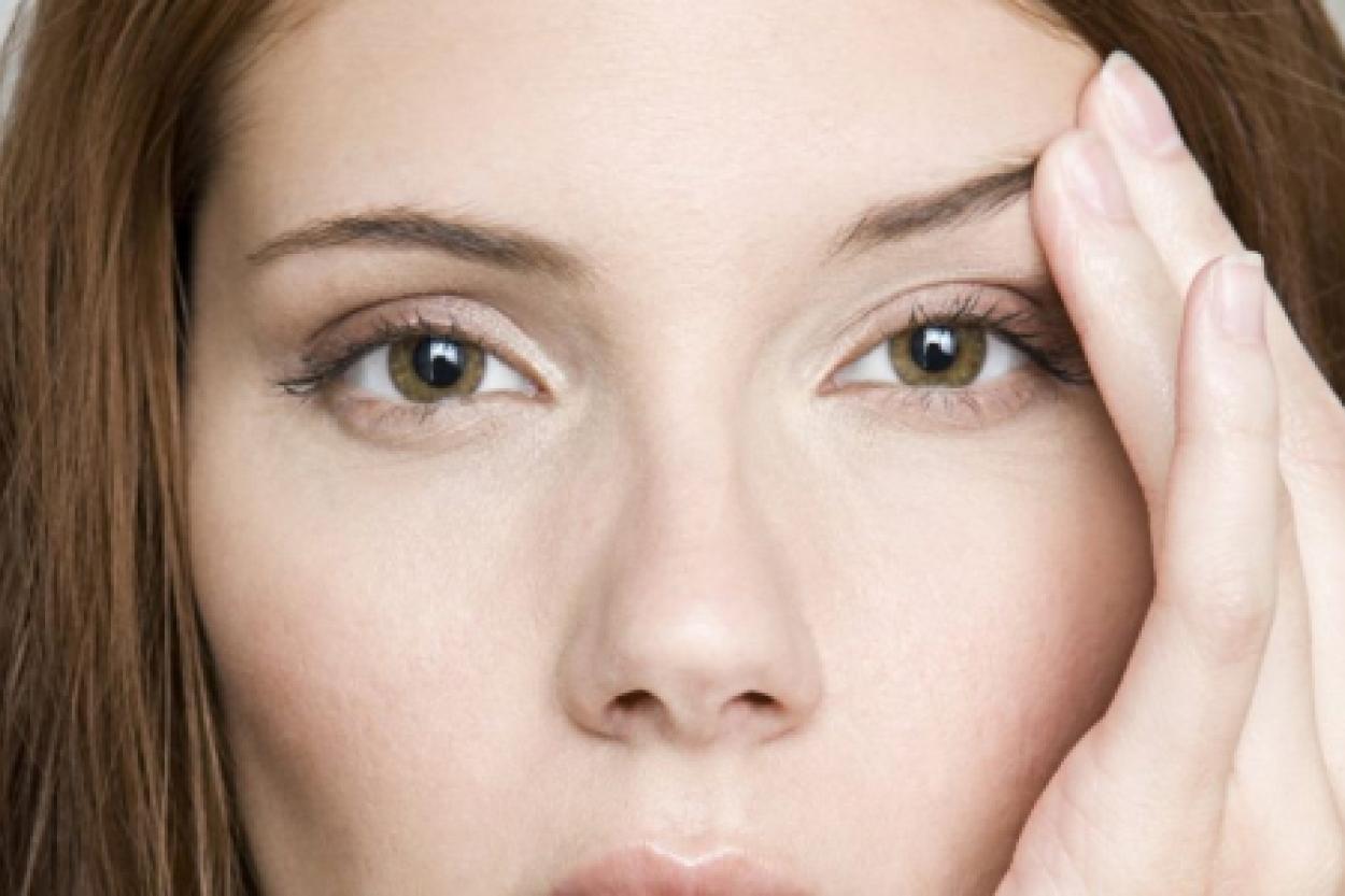 Макияж для нависших век: методы, которые действительно работают