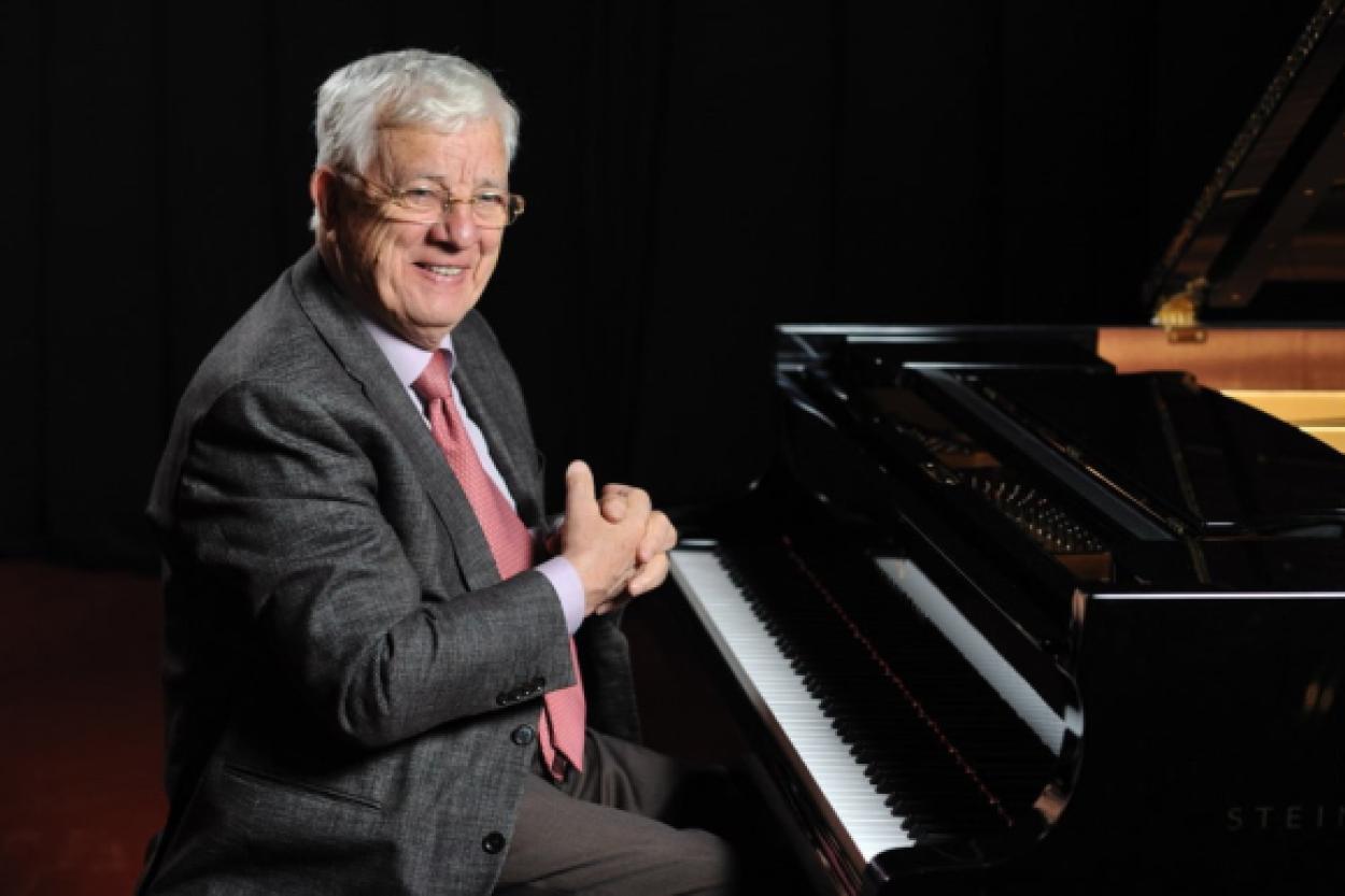 Теплые поздравления Пугачевой для Раймонда Паулса: архивное фото и искренние слова