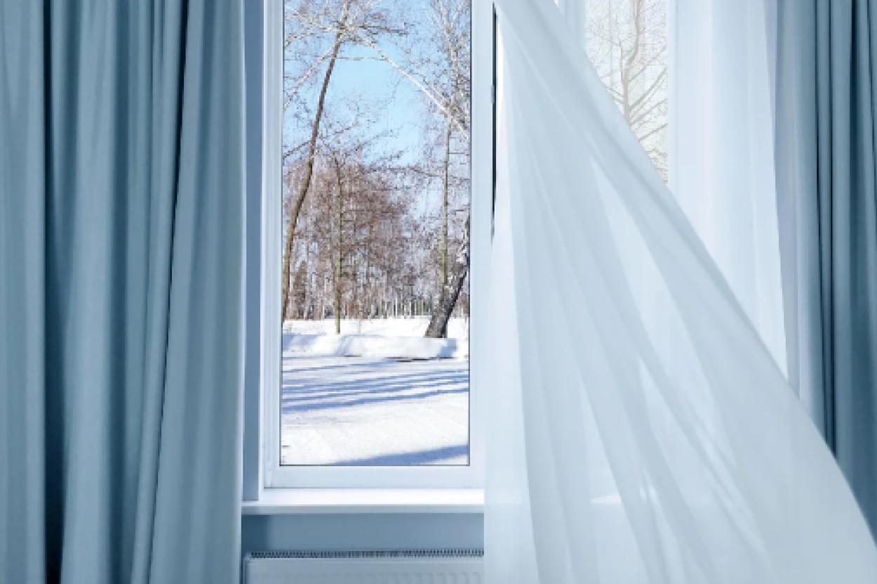 Как закрытые шторы зимой помогают создать уют в доме