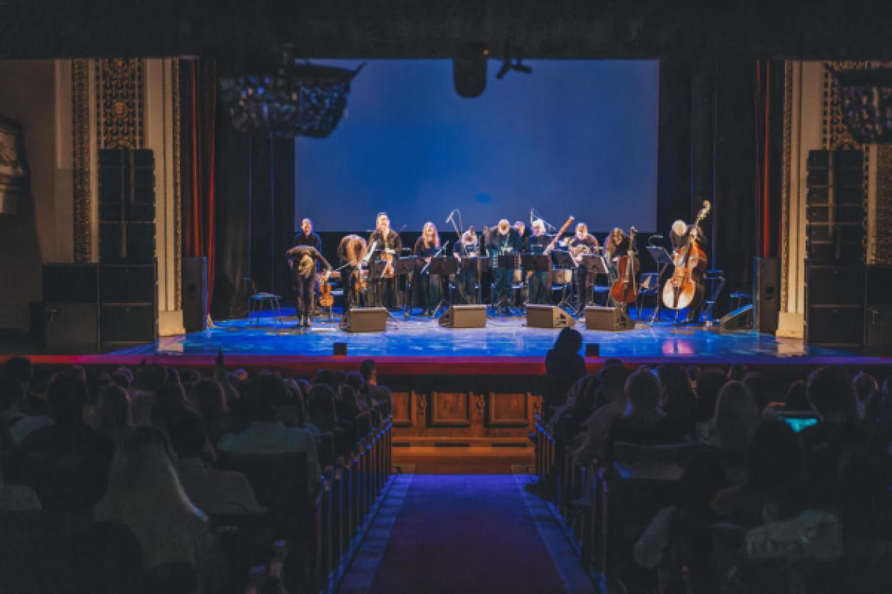 Симфонический оркестр в Риге представит программу о любви