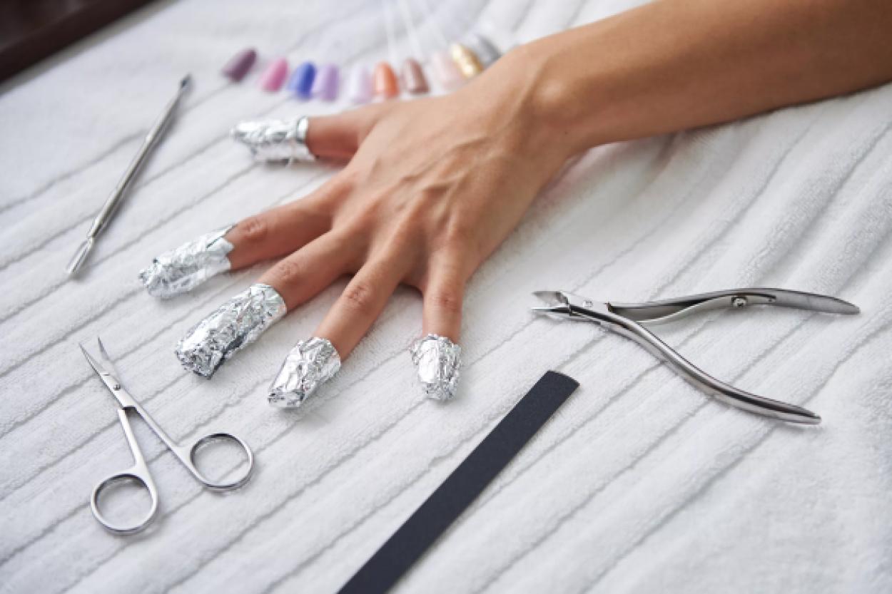 Безопасное снятие гель-лака дома: советы для ваших ногтей