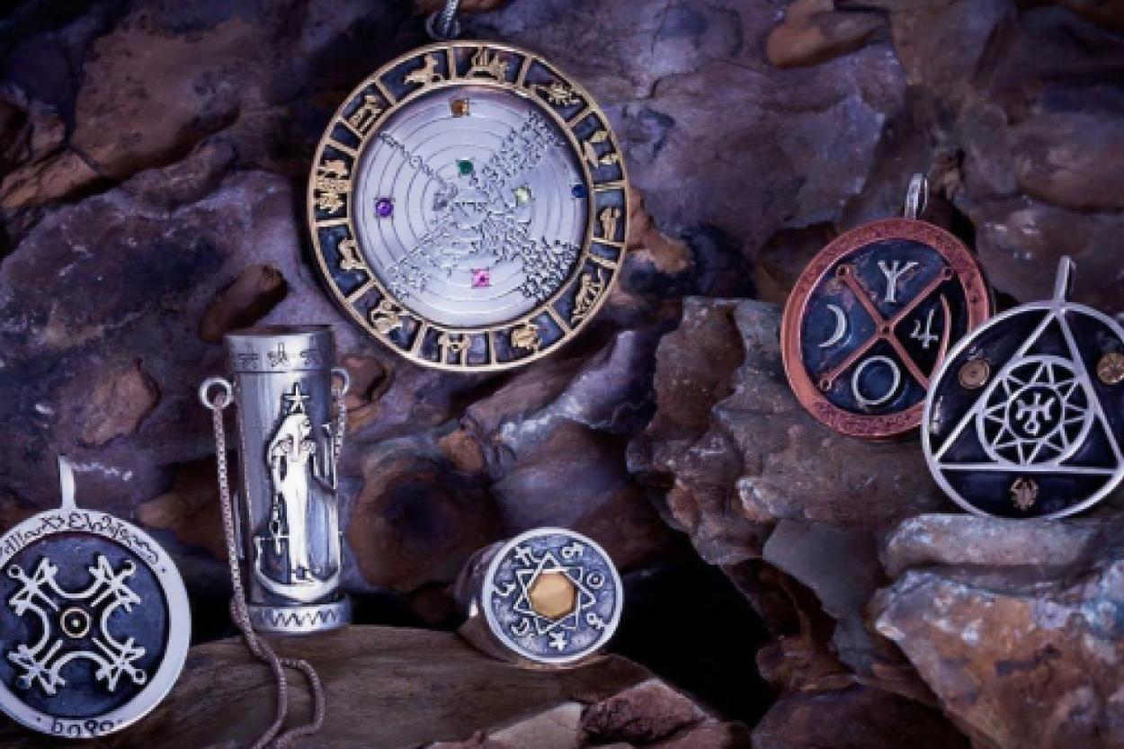 Как выбрать талисман для своего знака Зодиака