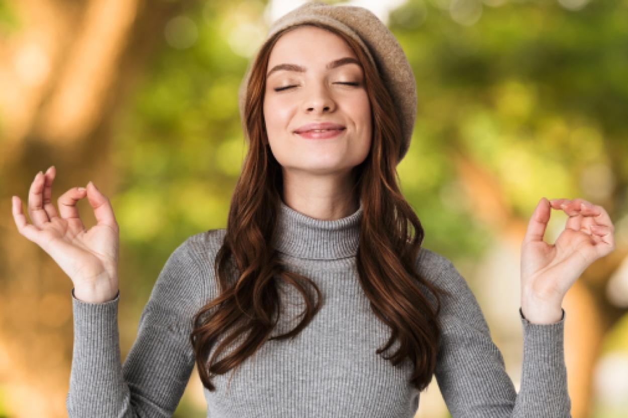 Как избавиться от скрытого напряжения и вернуть мягкость лицу