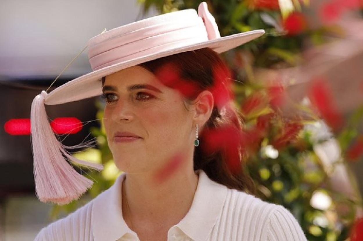 "Конактов нет никаких!": принцесса Евгения разорвала отношения с отцом