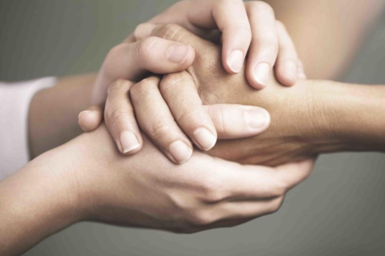 Выставка картин «Одуванчик» в Риге: творчество онкопациентов