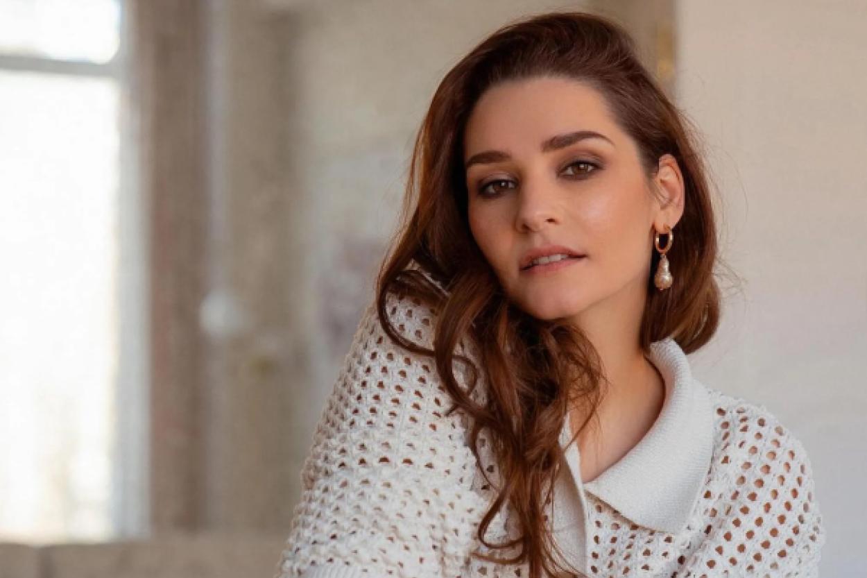 Глафира Тарханова: мать пятерых детей и стильная роковая красавица