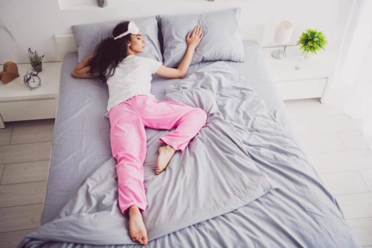 Как позы для сна влияют на здоровье: «карандаш» или «тираннозавр»