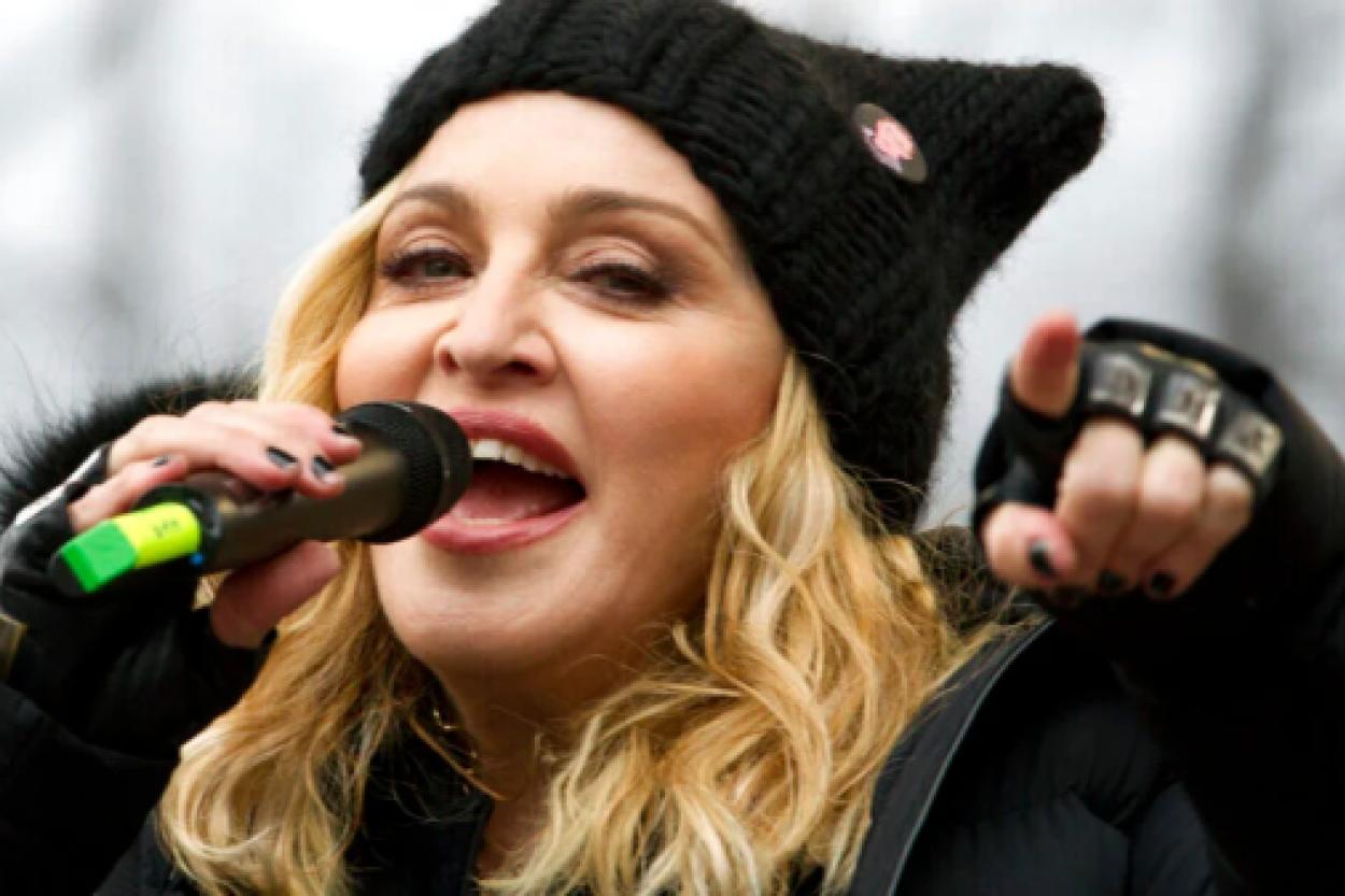 Мадонна сделала неожиданный выбор, отказавшись от миллионного гонорара