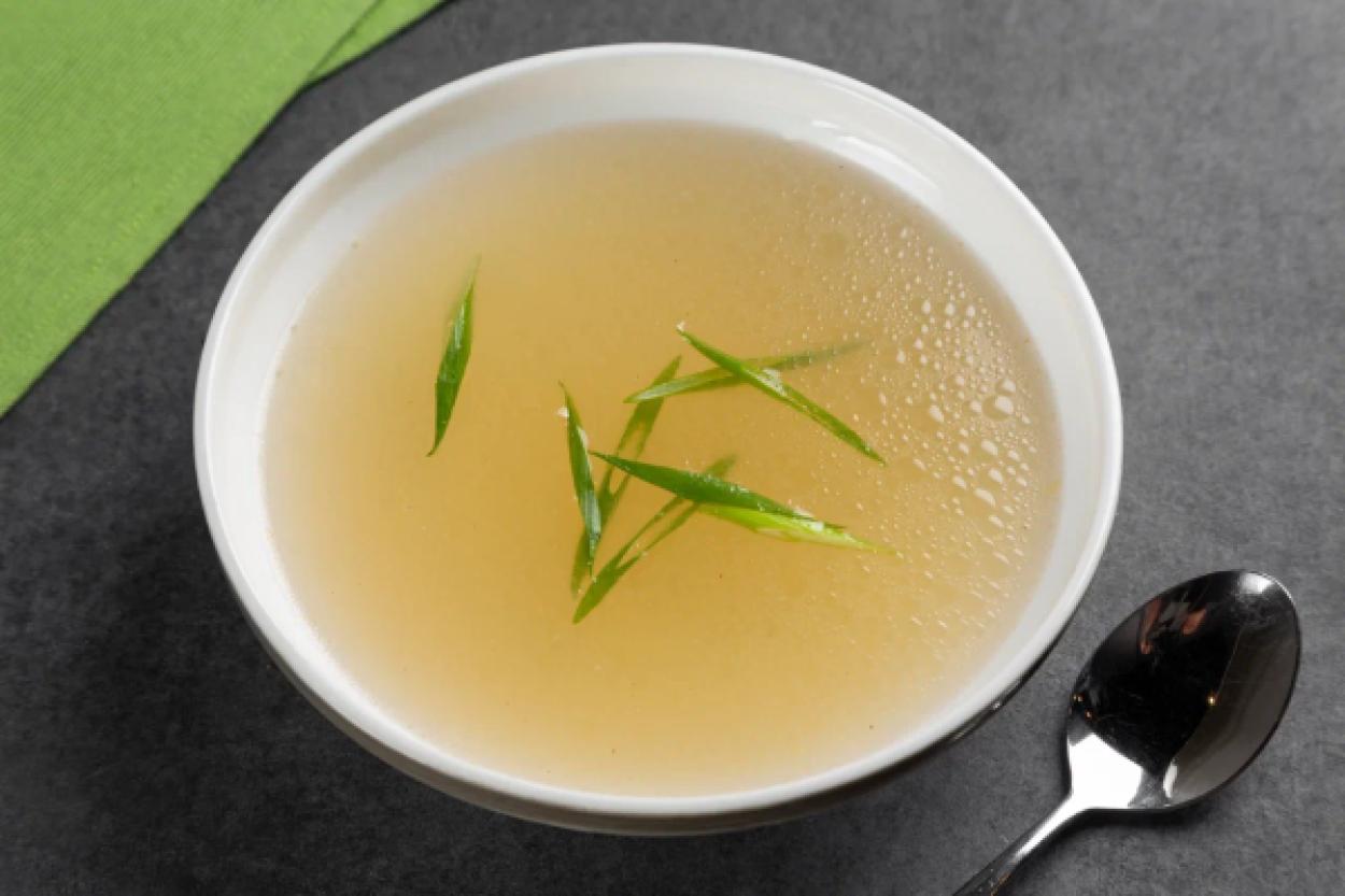 Как приготовить насыщенный куриный бульон: секреты и рекомендации