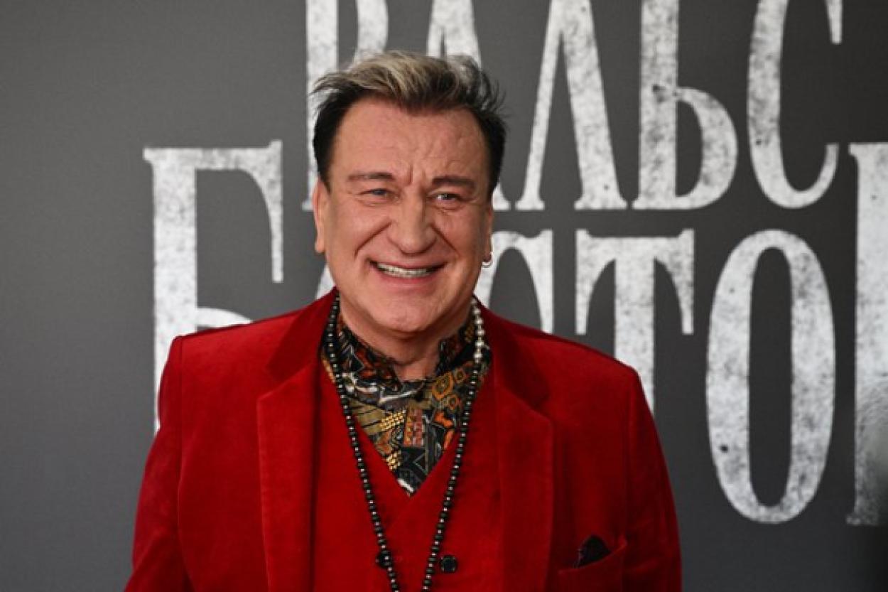 Сергей Пенкин поделился необычным опытом работы дворником во время гастролей