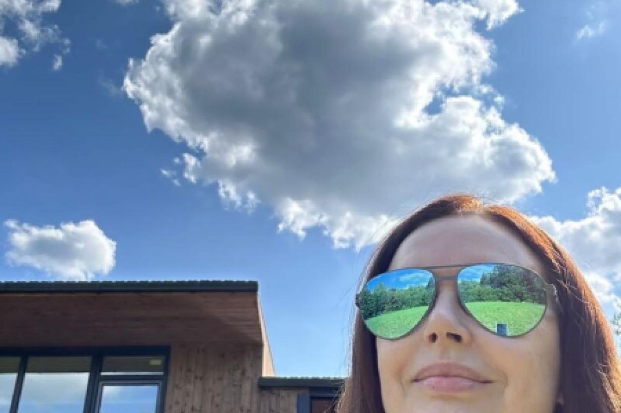 Как загородный коттедж Ирины Безруковой стал уютным уголком