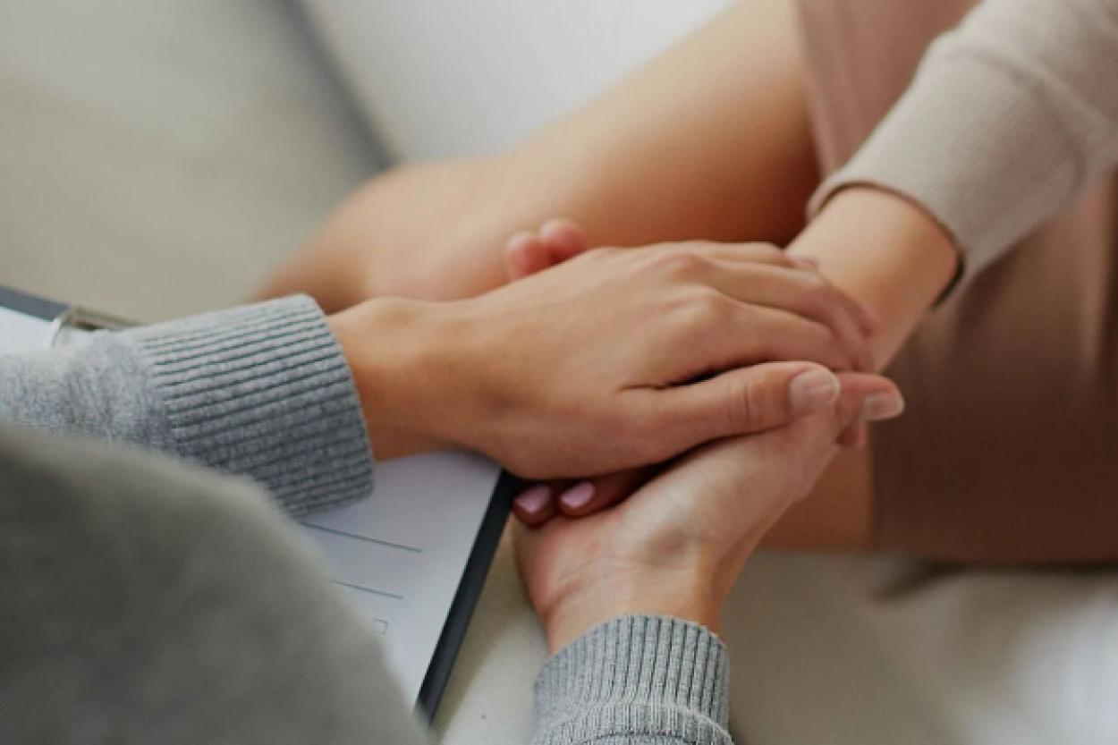 Как поддержать близкого в трудные времена: 10 рекомендаций