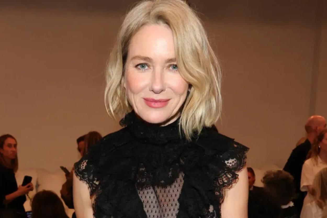 Наоми Уоттс в Нью-Йорке: смелый выход на модном показе