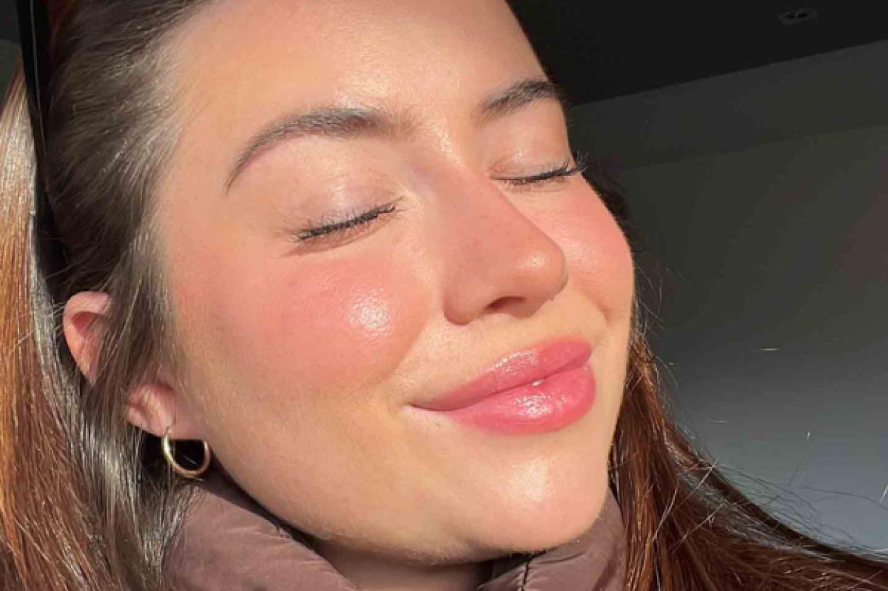 Макияж зимы 2026: естественная свежесть и легкий холодный румянец