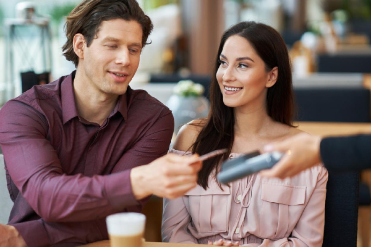 "Он обязан обеспечивать!" Как социальные ожидания влияют на отношения