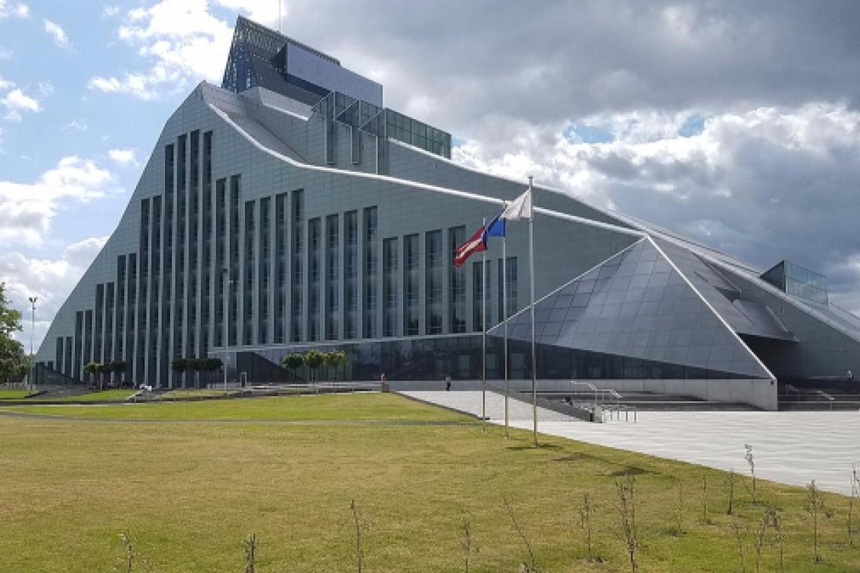 Фотовыставка в Национальной библиотеке: память о детях Украины