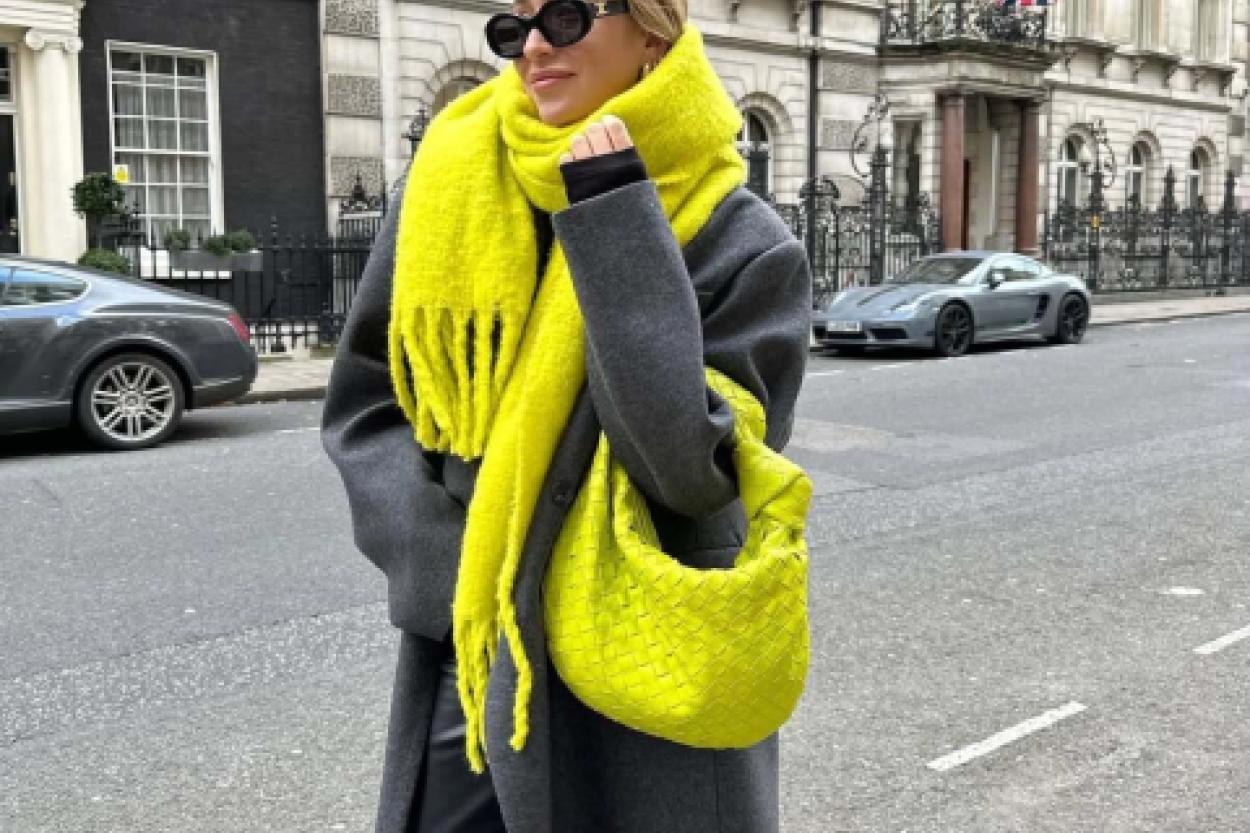 Шарф с бахромой: три образа для весеннего гардероба