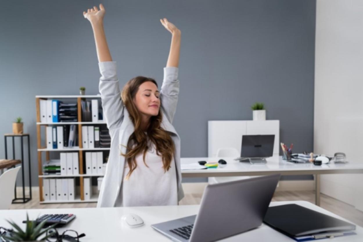 Растяжка для тех, кто целый день сидит на работе