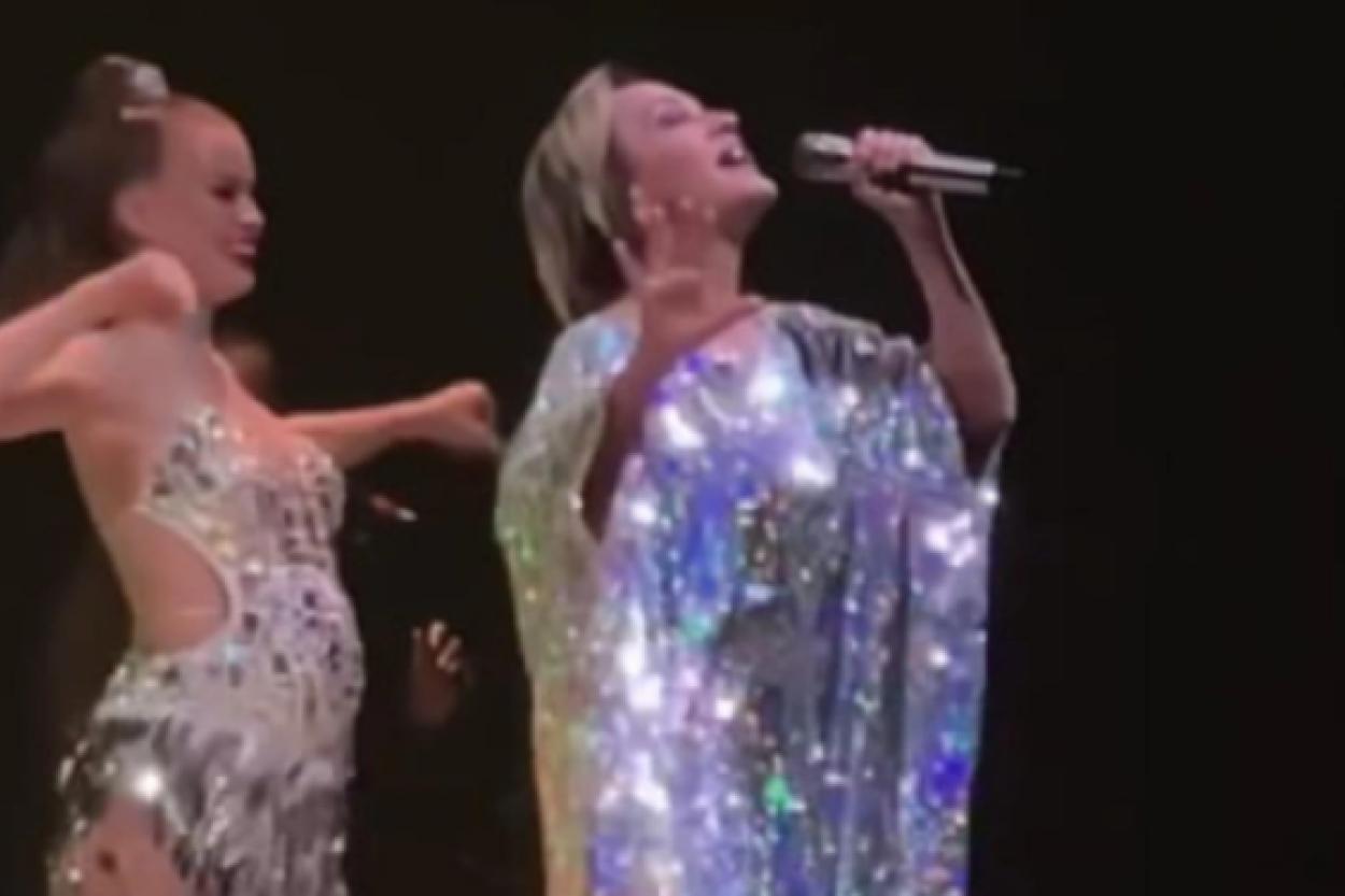 Причины появления беременных танцовщиц в шоу Булановой