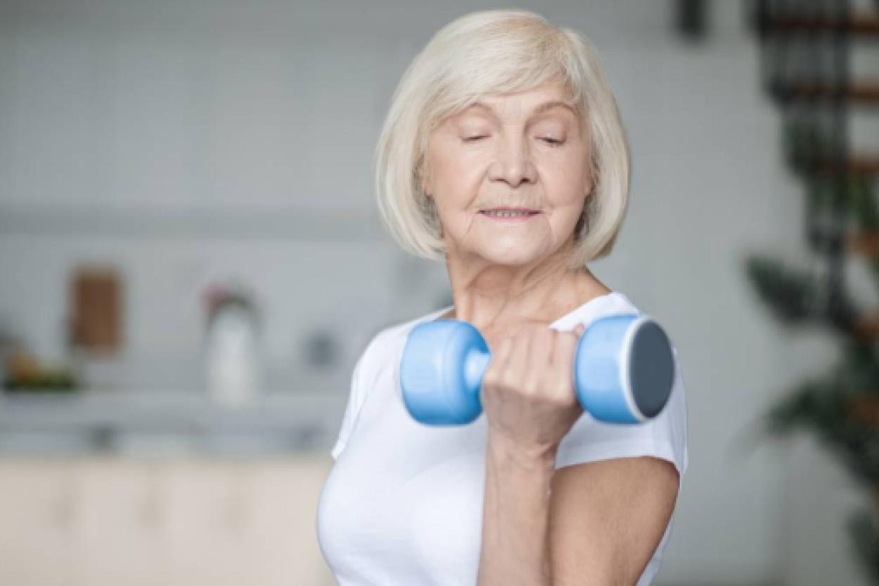 Секреты долголетия: 10 привычек для здоровья и энергии женщин