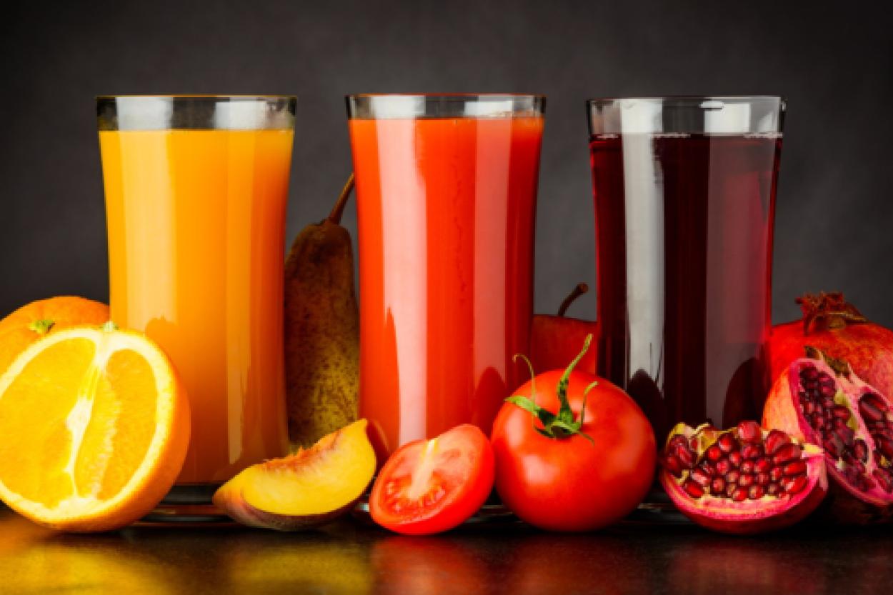 Напитки для снижения давления: что включить в меню