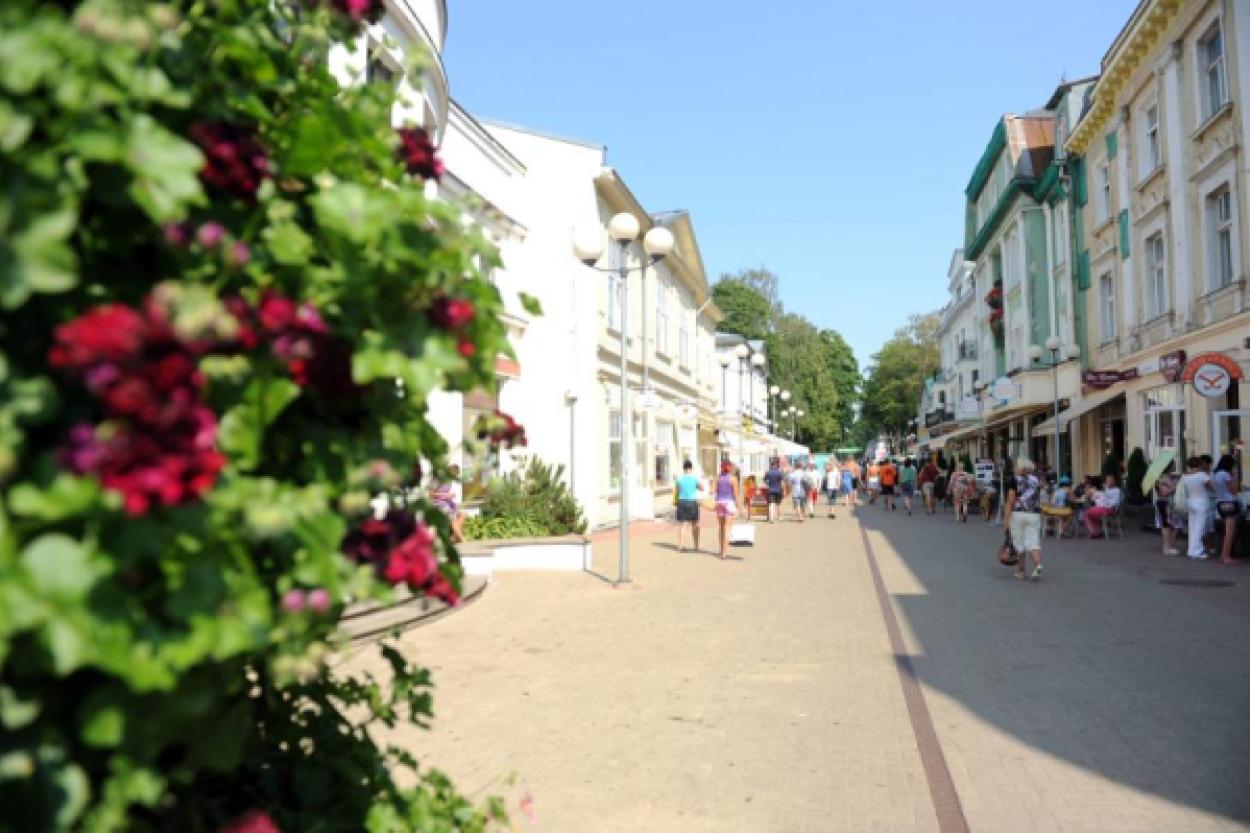 Перемены для Йомас: Юрмала обновляет главную туристическую улицу
