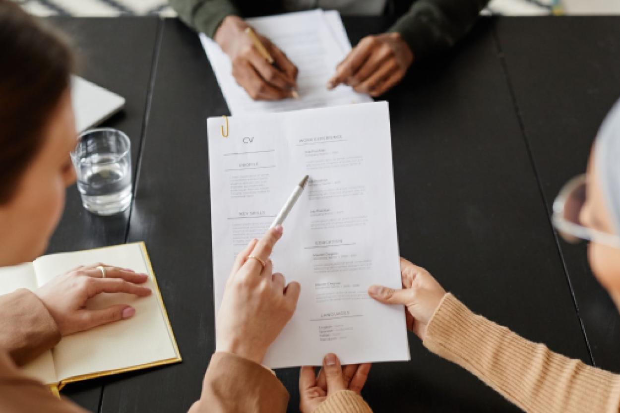 5 фраз, которые не стоит писать в резюме