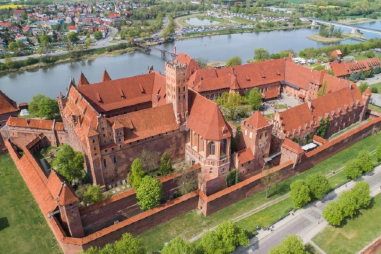 Замок Мальборк: величие средневековой архитектуры